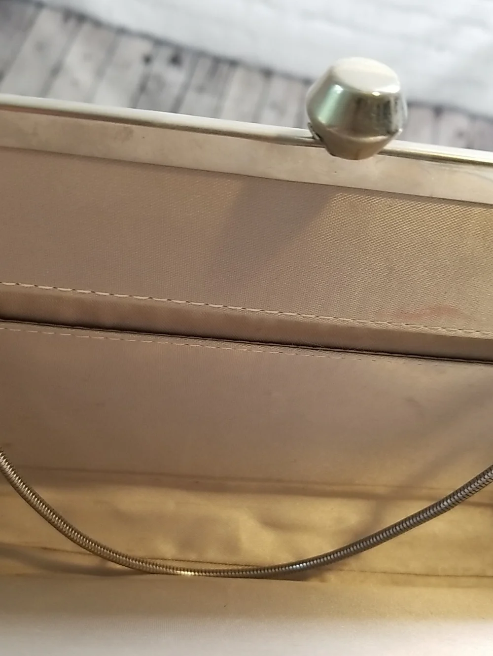 Silver evening bag/clutch w/silver snake chain And Snap Closure EUC